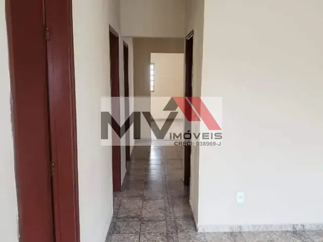 Casa com 300m² 3 quartos e 1 banheiro, para alugar, no bairro Alto de Pinheiros em Paulínia