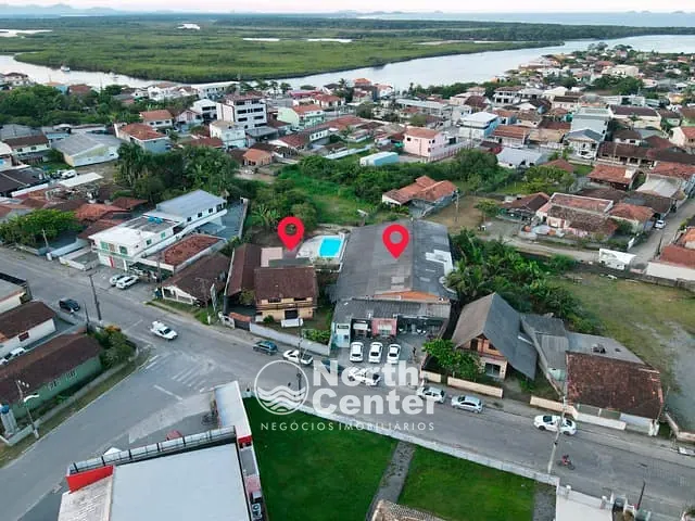 Casa com 3400m², à venda, no bairro Centro em Balneário Barra do Sul