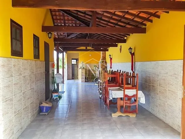 Casa com 2450m² 2 quartos e 2 banheiros, à venda, no bairro Ubatiba em Maricá
