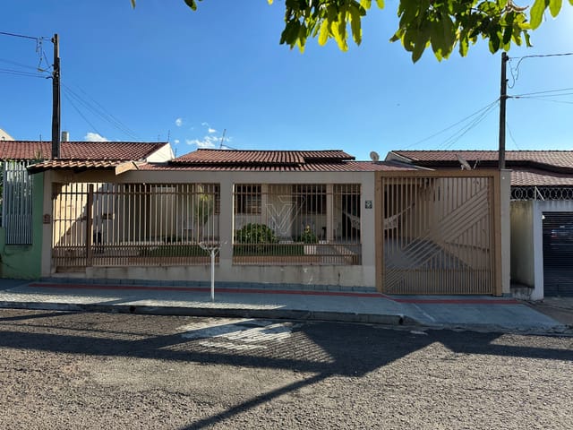 Casa com 337m² 3 quartos e 3 banheiros, à venda, no bairro Ouro Verde em Londrina