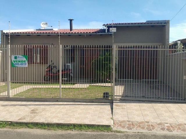 Casa com 300m² 3 quartos e 1 banheiro, à venda, no bairro Santa Rita em Guaíba