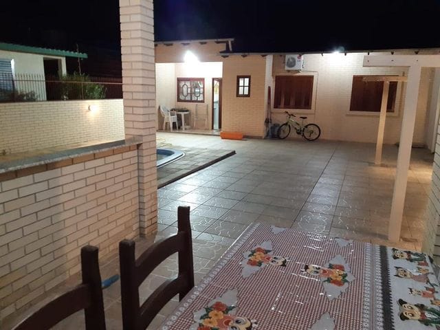 Casa com 300m² 3 quartos e 1 banheiro, à venda, no bairro Santa Rita em Guaíba