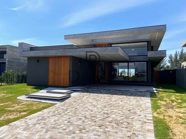 Casa com 450m² 4 quartos e 5 banheiros, à venda, no bairro Marina em Xangri-Lá
