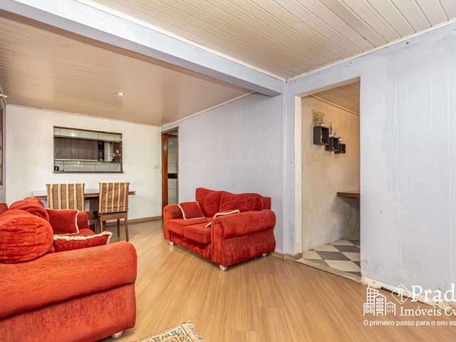 Casa com 200m² 3 quartos e 1 banheiro, à venda, no bairro Santa Cândida em Curitiba