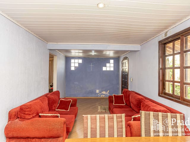 Casa com 200m² 3 quartos e 1 banheiro, à venda, no bairro Santa Cândida em Curitiba