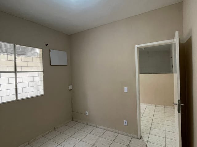 Casa 1 quarto e 1 banheiro, para alugar, no bairro Campo Grande em Rio de Janeiro