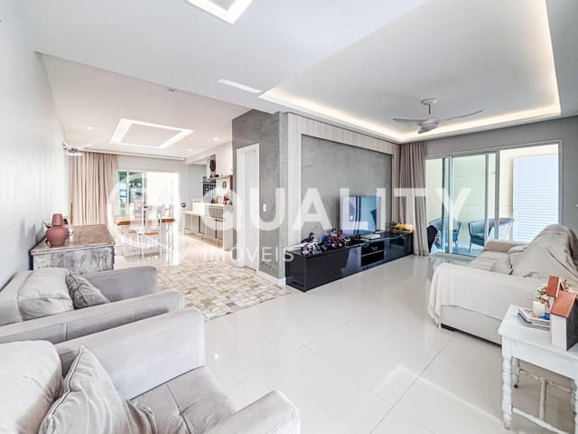 Casa com 200m² 4 quartos e 5 banheiros, à venda, no bairro Jardim Cearense em Fortaleza