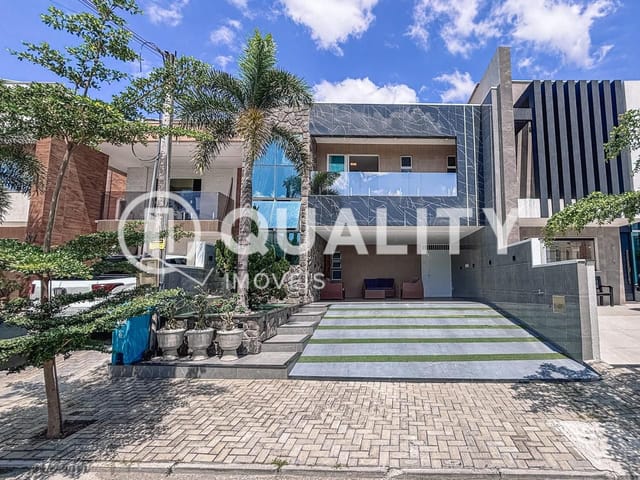 Casa com 200m² 4 quartos e 5 banheiros, à venda, no bairro Jardim Cearense em Fortaleza