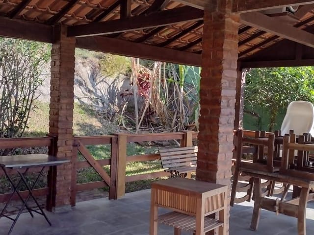 Casa 3 quartos e 2 banheiros, à venda, no bairro Samambaia em Petrópolis