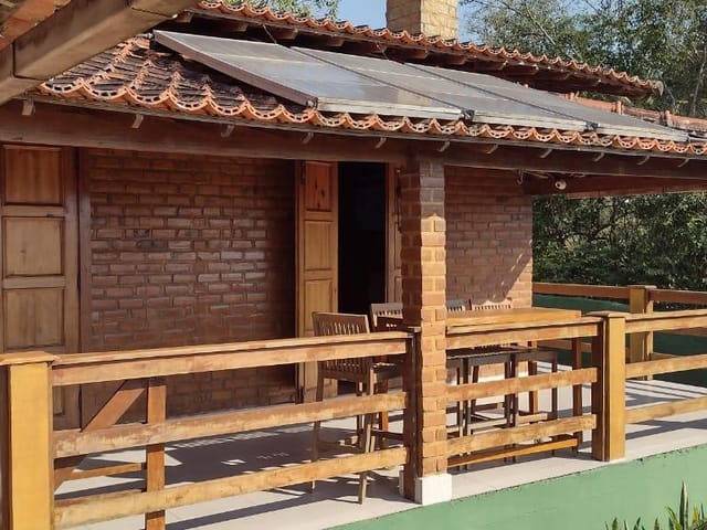 Casa 3 quartos e 2 banheiros, à venda, no bairro Samambaia em Petrópolis