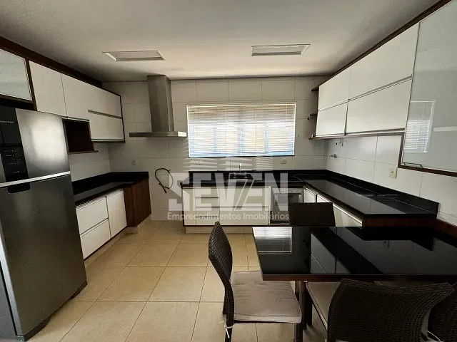 Casa com 450m² 4 quartos e 3 banheiros, à venda, no bairro Residencial Lago Sul em Bauru