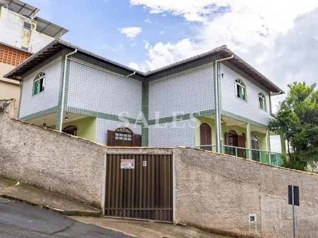 Casa com 400m² 4 quartos e 4 banheiros, à venda, no bairro Encosta do Sol em Juiz de Fora