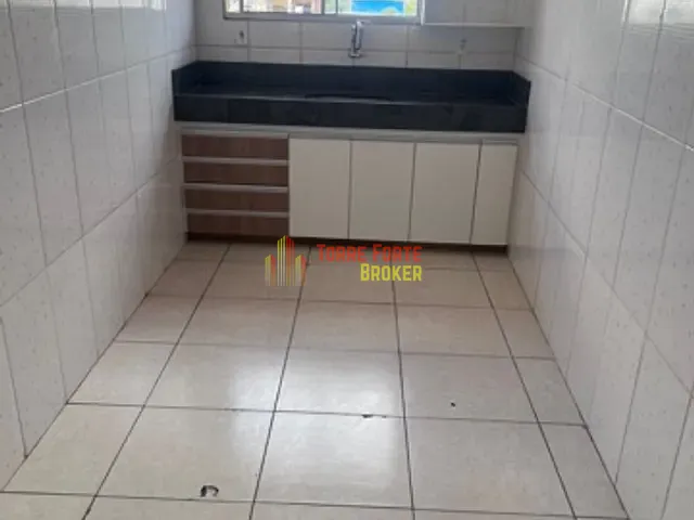 Casa com 60m² 3 quartos e 1 banheiro, para alugar, no bairro Carajás em Contagem