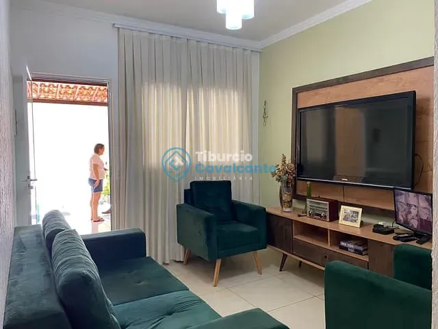 Casa à venda, no bairro Luzardo Viana em Maracanaú
