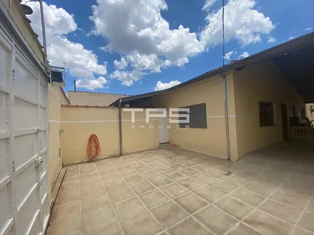 Casa com 264m² 4 quartos e 1 banheiro, à venda, no bairro Vila São Geraldo em Taubaté