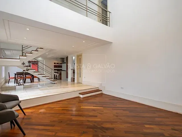 Casa com 326m² 4 quartos e 5 banheiros, à venda, no bairro Não informado em Pinhais