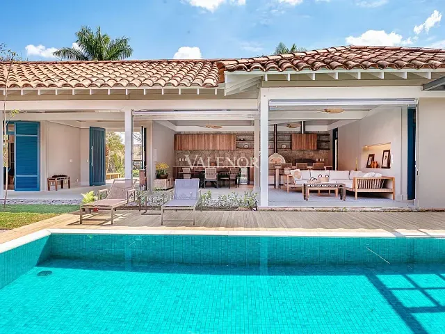 Casa com 6200m² 5 quartos e 6 banheiros, à venda, no bairro Condomínio Quinta da Baroneza em Bragança Paulista