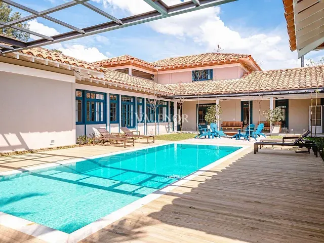 Casa com 6200m² 5 quartos e 6 banheiros, à venda, no bairro Condomínio Quinta da Baroneza em Bragança Paulista