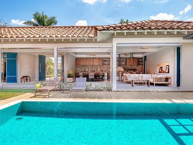 Casa com 6200m² 5 quartos e 6 banheiros, à venda, no bairro Condomínio Quinta da Baroneza em Bragança Paulista