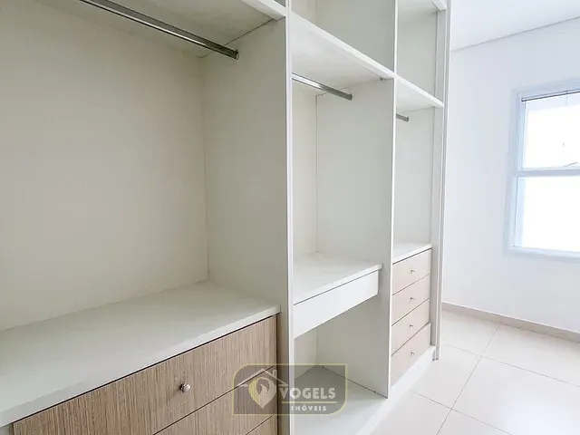 Casa 3 quartos e 6 banheiros, à venda, no bairro Residencial Portal do Sol em Holambra