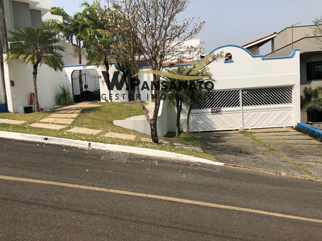 Casa com 600m² 3 quartos e 3 banheiros, à venda, no bairro Centro em Vinhedo