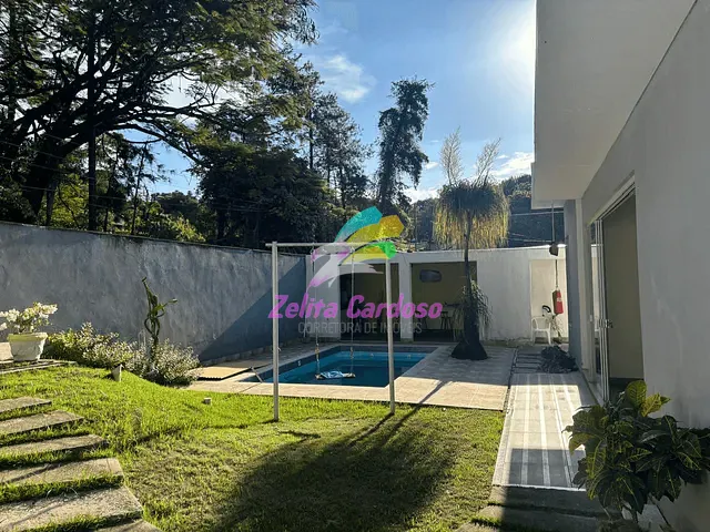 Casa com 2000m² 5 quartos e 5 banheiros, à venda, no bairro Condomínio Vale do Ouro em Ribeirão das Neves