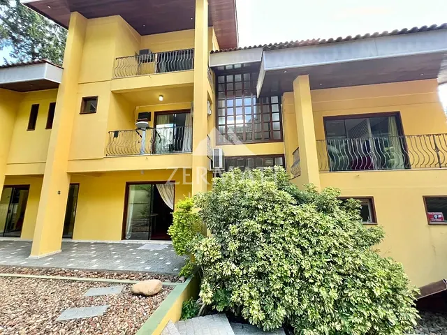 Casa com 6074m² 5 quartos e 8 banheiros, à venda, no bairro Asilo em Blumenau