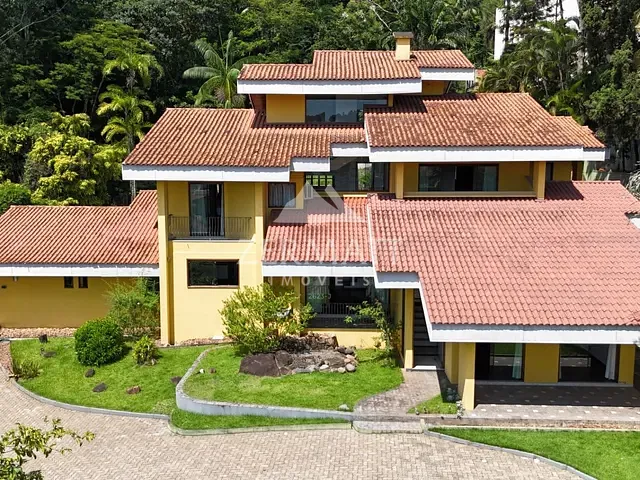 Casa com 6074m² 5 quartos e 8 banheiros, à venda, no bairro Asilo em Blumenau