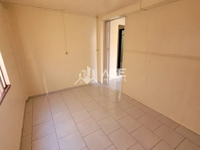 Casa com 336m² 5 quartos e 2 banheiros, à venda, no bairro Victória II em Erechim