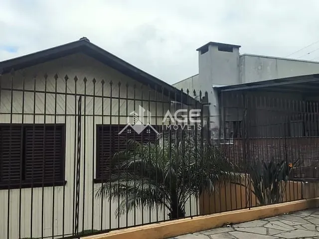 Casa com 336m² 5 quartos e 2 banheiros, à venda, no bairro Victória II em Erechim