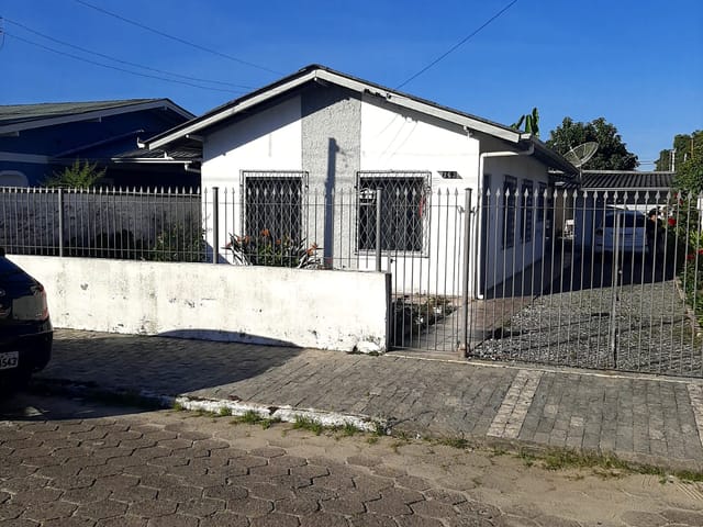 Casa 3 quartos e 1 banheiro, à venda, no bairro Cordeiros em Itajaí