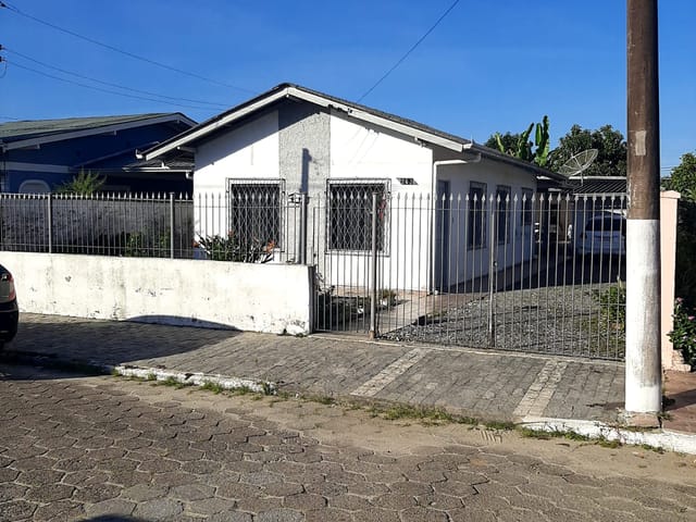 Casa 3 quartos e 1 banheiro, à venda, no bairro Cordeiros em Itajaí