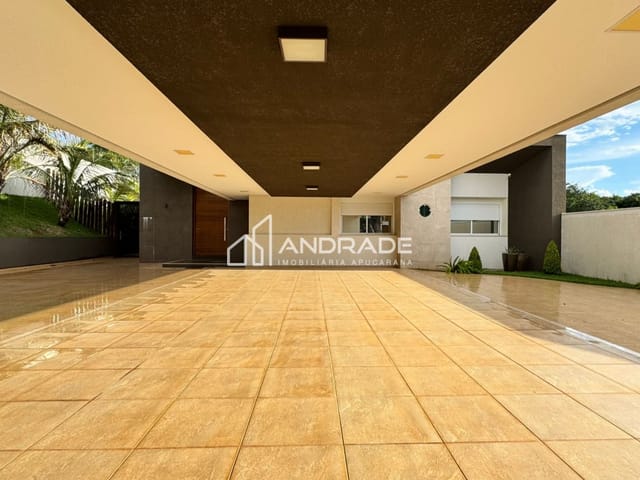 Casa com 1400m² 4 quartos e 3 banheiros, à venda, no bairro Jardim Guanabara em Apucarana