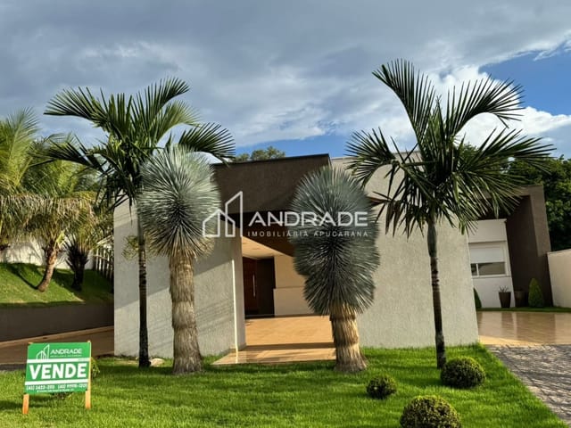 Casa com 1400m² 4 quartos e 3 banheiros, à venda, no bairro Jardim Guanabara em Apucarana