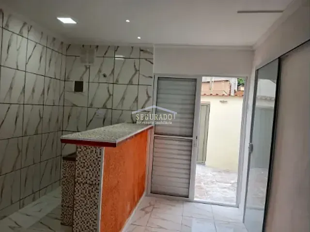 Casa com 80m² 2 quartos e 1 banheiro, para alugar, no bairro Vila Pompéia em Campinas