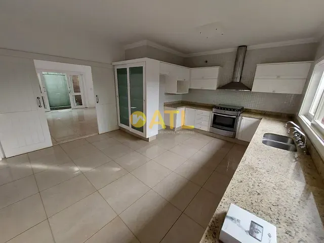 Casa com 400m² 3 quartos e 4 banheiros, à venda, no bairro Jardim Paulista em Ourinhos
