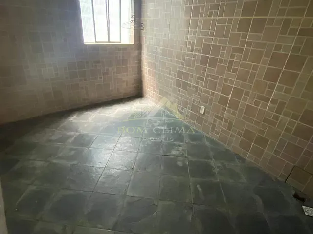 Casa com 665m² 1 quarto e 1 banheiro, para alugar, no bairro Parque Guarani em Juiz de Fora