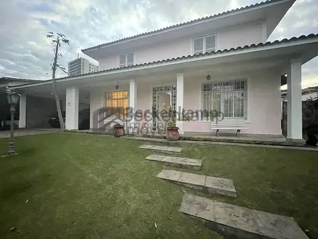 Casa com 370m² 4 quartos e 3 banheiros, à venda, no bairro Bela Vista em Volta Redonda