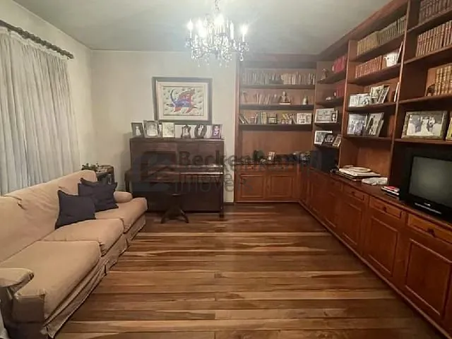 Casa com 370m² 4 quartos e 3 banheiros, à venda, no bairro Bela Vista em Volta Redonda