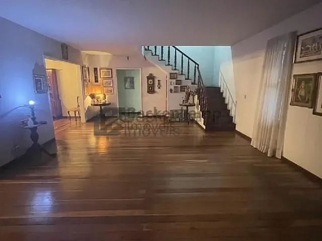 Casa com 370m² 4 quartos e 3 banheiros, à venda, no bairro Bela Vista em Volta Redonda