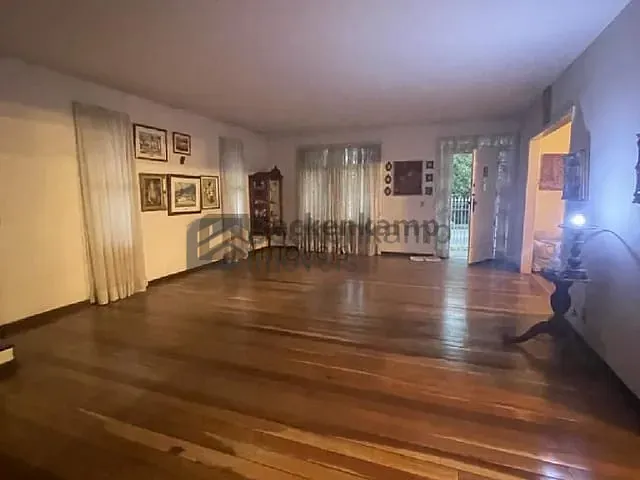 Casa com 370m² 4 quartos e 3 banheiros, à venda, no bairro Bela Vista em Volta Redonda