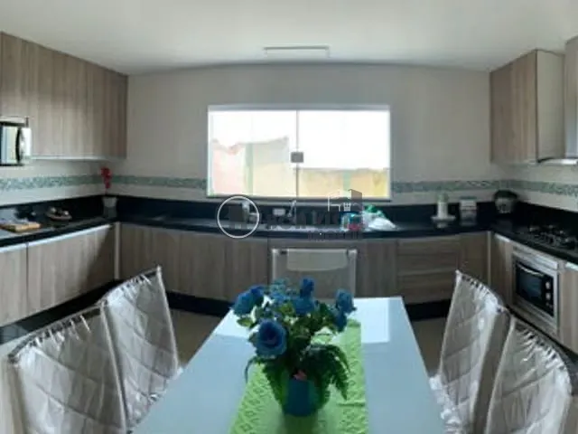 Sobrado com 150m² 3 quartos e 2 banheiros, à venda, no bairro Jardim Varan em Suzano