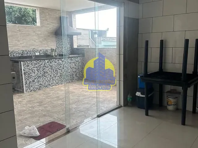 Casa com 200m² 4 quartos e 4 banheiros, à venda, no bairro Vila Yolanda em Osasco