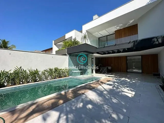 Casa com 319m² 4 quartos e 7 banheiros, à venda, no bairro Barra da Tijuca em Rio de Janeiro