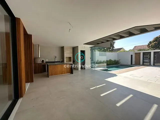 Casa com 319m² 4 quartos e 7 banheiros, à venda, no bairro Barra da Tijuca em Rio de Janeiro