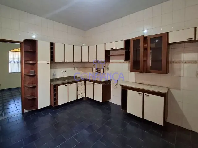 Casa com 513m² 3 quartos e 3 banheiros, à venda, no bairro Campo Grande em Rio de Janeiro