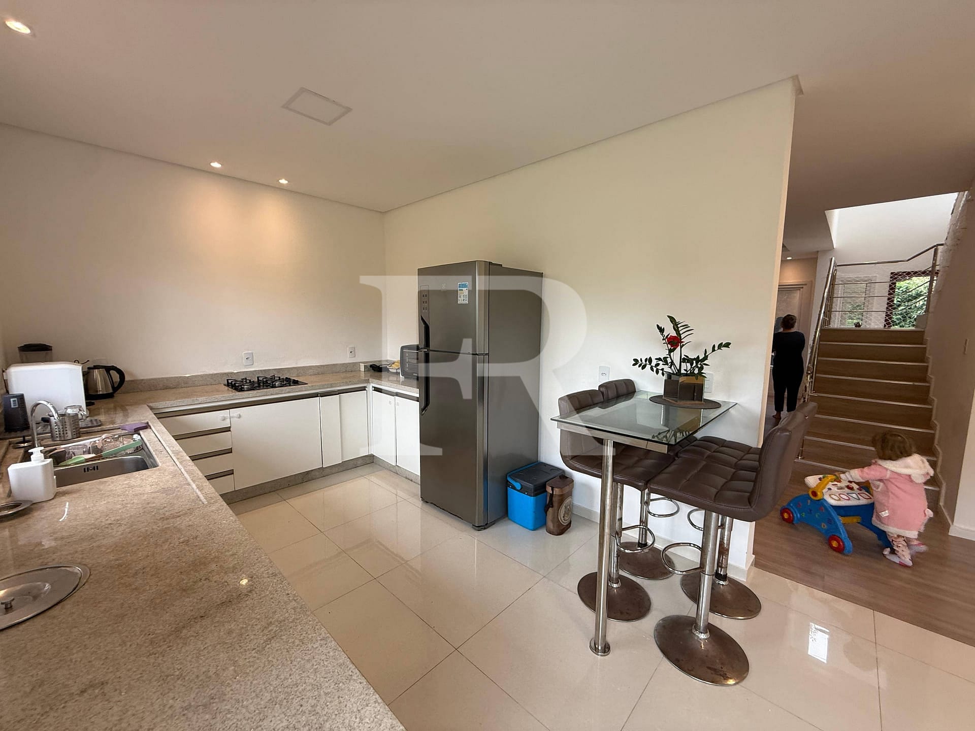 Casa para alugar com 3 quartos, 150m² - Foto 4