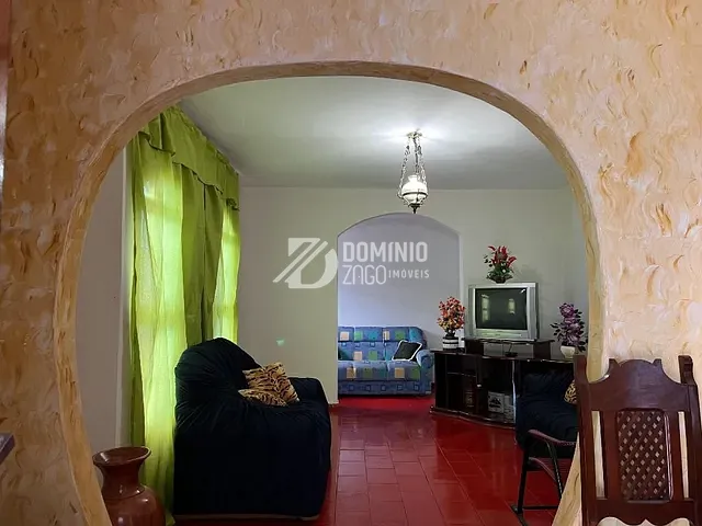 Casa com 312m² 3 quartos e 4 banheiros, à venda, no bairro Parque São Geraldo em Uberaba