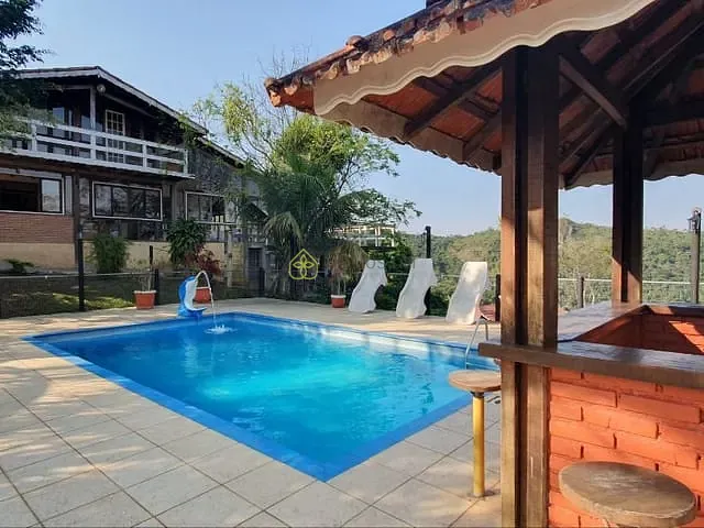 Casa com 55m² 1 quarto e 1 banheiro, à venda, no bairro Penedo em Itatiaia