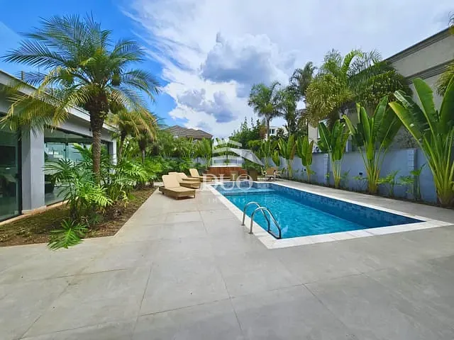 Casa com 900m² 4 quartos e 5 banheiros, para alugar, no bairro Alphaville em Santana de Parnaíba